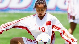 Die chinesische Nationalspielerin Liu Ailing © picture-alliance/EPA/AFP Foto: Timothy A. Clary