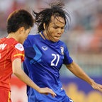 Kanjana Sungngoen (M.) ist die Rekordschützin der thailändischen Frauen-Nationalmannschaft.