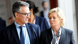 DFB-Generalsekretär Helmut Sandrock und Frauenbundestrainerin Silvia Neid DFB-Generalsekretär Helmut Sandrock und Frauenbundestrainerin Silvia Neid © imago/Jan Huebner Foto: Jan Huebner