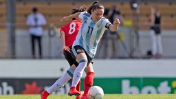 Die argentinische Nationalspielerin Florencia Bonsegundo (v.) © imago images / Icon SMI 