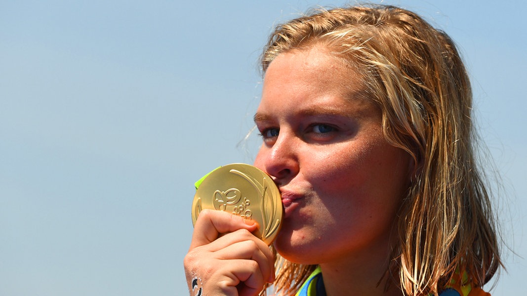 Freiwasser-Schwimmerinnen Sharon van Rouwendaal aus den Niederlanden Freiwasser-Schwimmerinnen Sharon van Rouwendaal aus den Niederlanden © dpa - Bildfunk Foto: Sebastian Kahnert