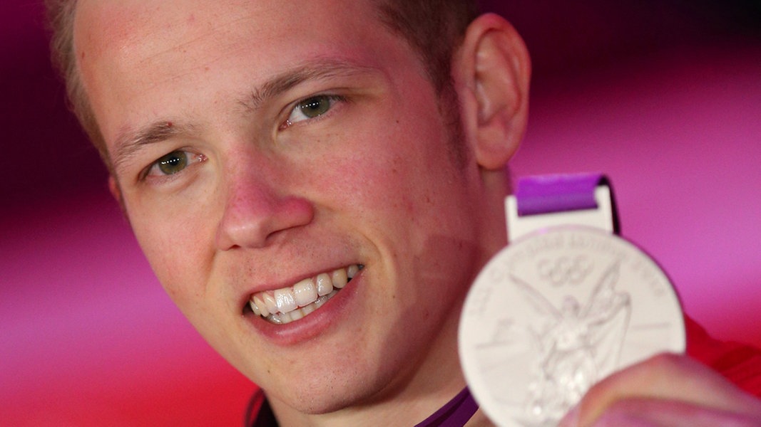 Der deutsche Turner Fabian Hambüchen bei den Olympischen Spielen 2012 in London © picture-alliance / dpa Foto: Friso Gentsch