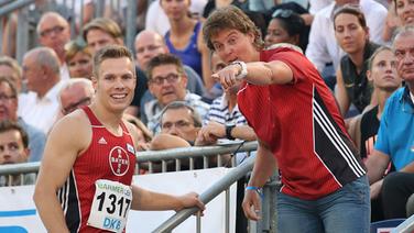 Steffi Nerius (r.) spricht mit Markus Rehm. © Imago/Annegret Hilse 