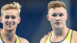 Die Leichtathleten Johannes Floors (l.) und Felix Streng bei den Paralympics in Rio de Janeiro. © imago Foto: Axel Kohring