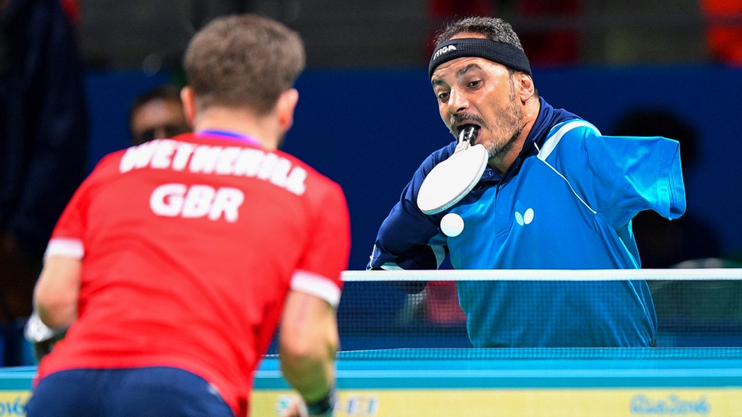 Der ägyptische Tischtennis-Spieler Ibrahim Hamadtou (r.) gegen den Briten David Wetherill © picture alliance/ZUMA Press Foto: Julian Avram